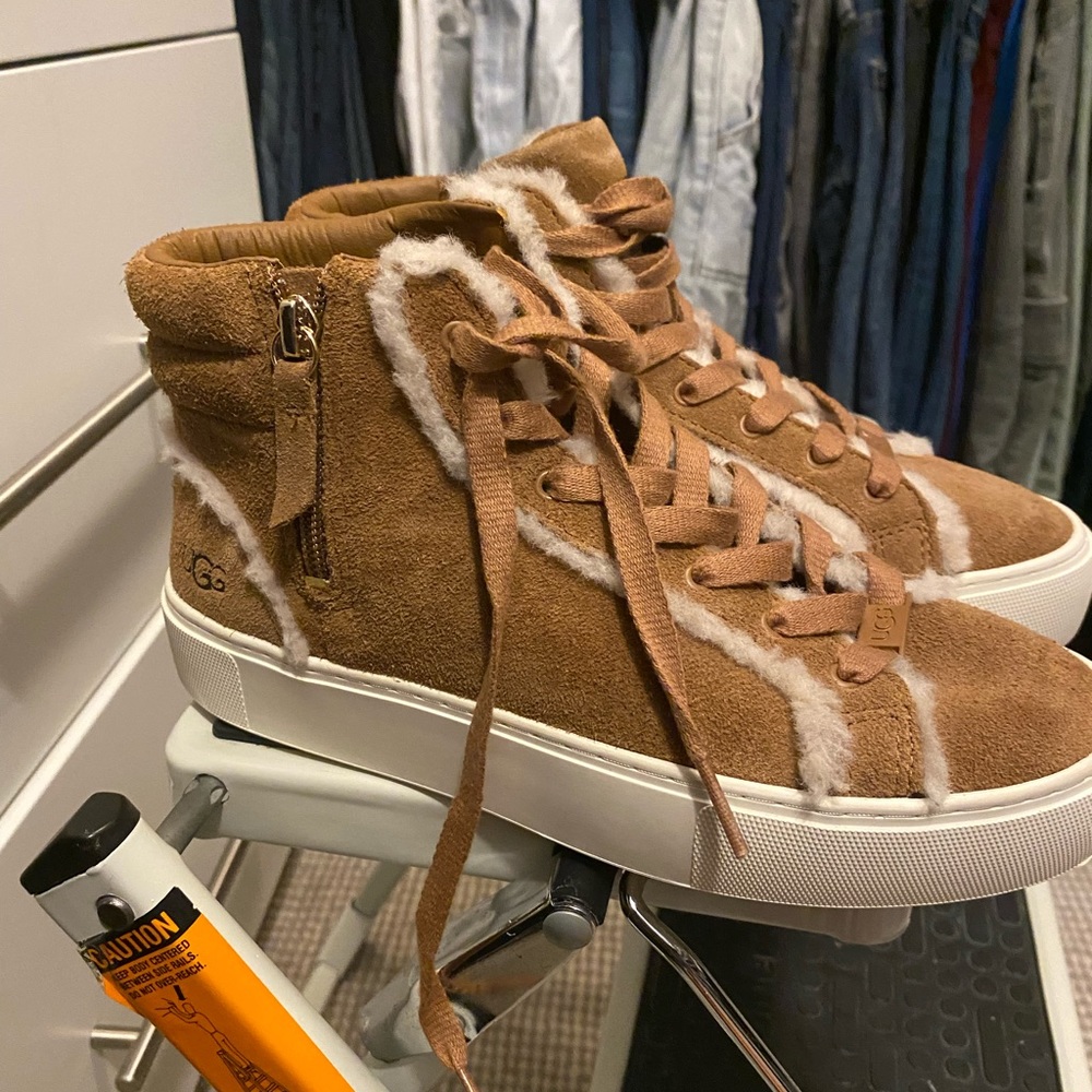 Ugg Ollie Spill High Top - NEVER WORN